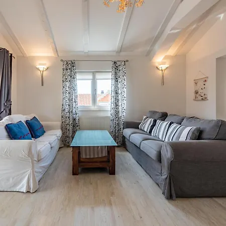 2 Bedroom Awesome Apartment In Zadar *