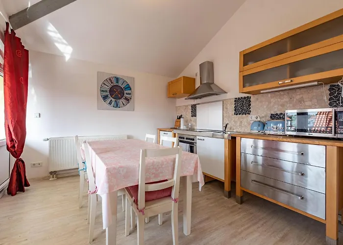 2 Bedroom Gorgeous In *